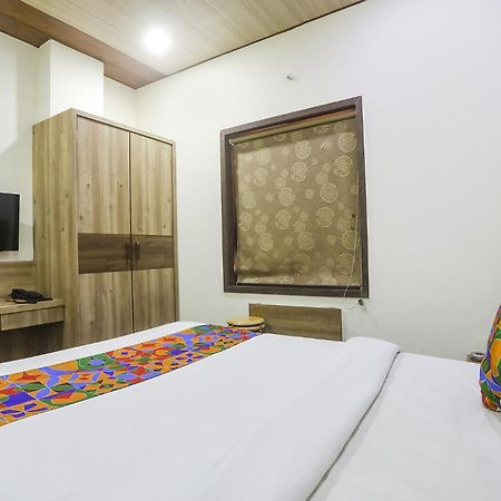 Fabhotel Vedanta Inn - Nr Sitabudli Fort ナーグプル エクステリア 写真