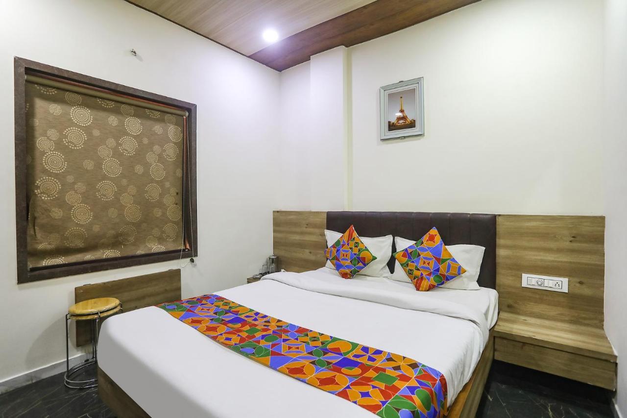 Fabhotel Vedanta Inn - Nr Sitabudli Fort ナーグプル エクステリア 写真