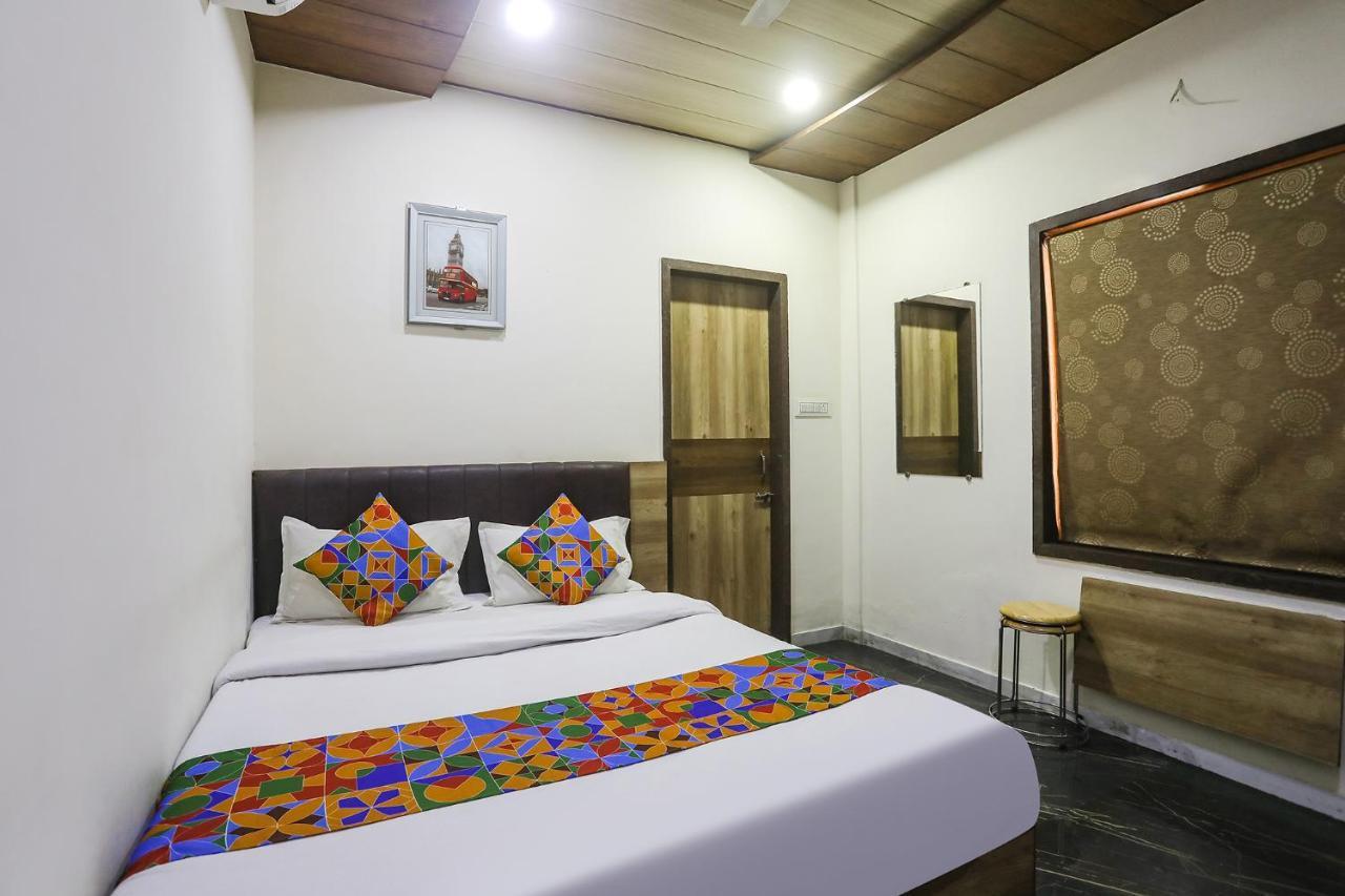 Fabhotel Vedanta Inn - Nr Sitabudli Fort ナーグプル エクステリア 写真