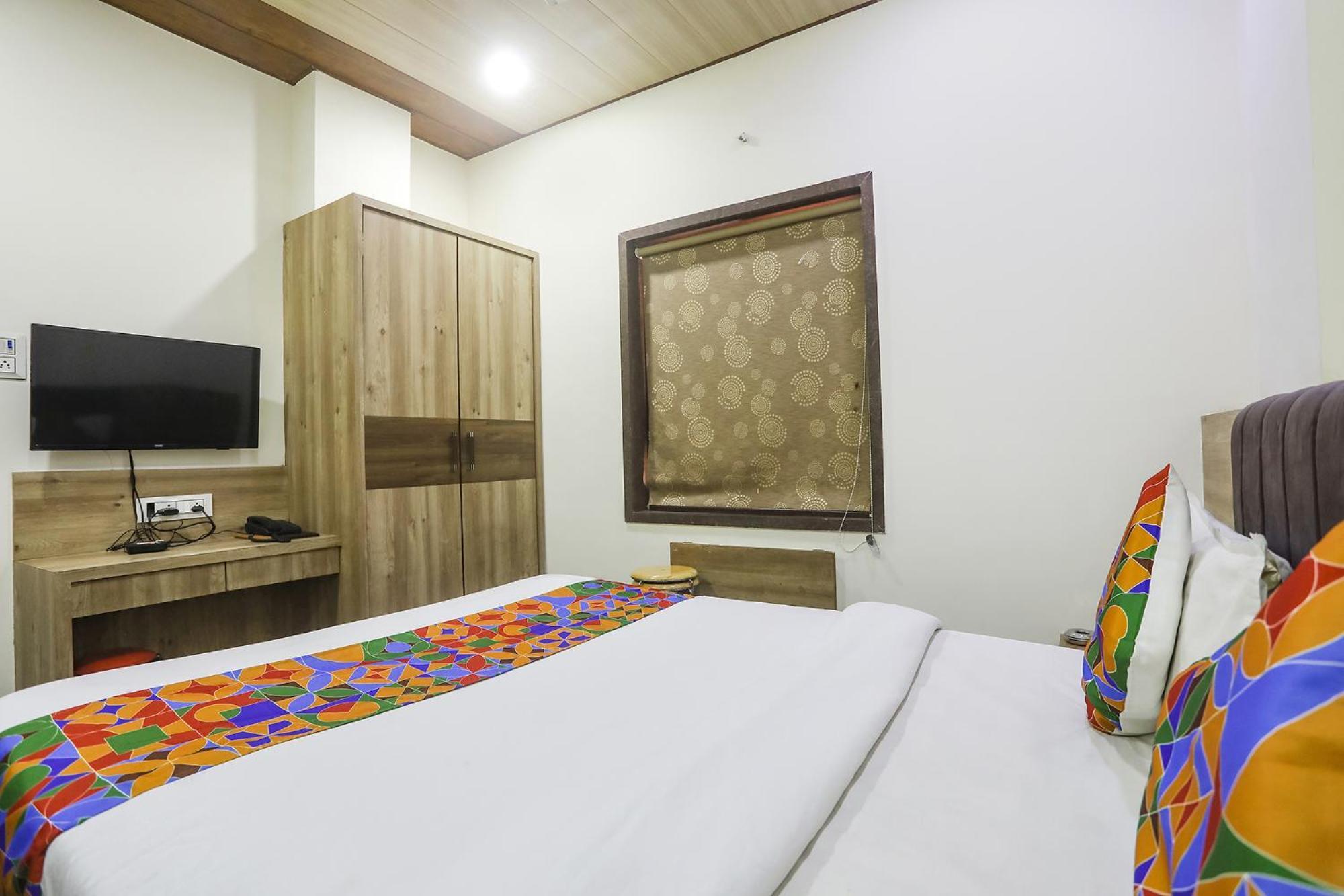 Fabhotel Vedanta Inn - Nr Sitabudli Fort ナーグプル エクステリア 写真